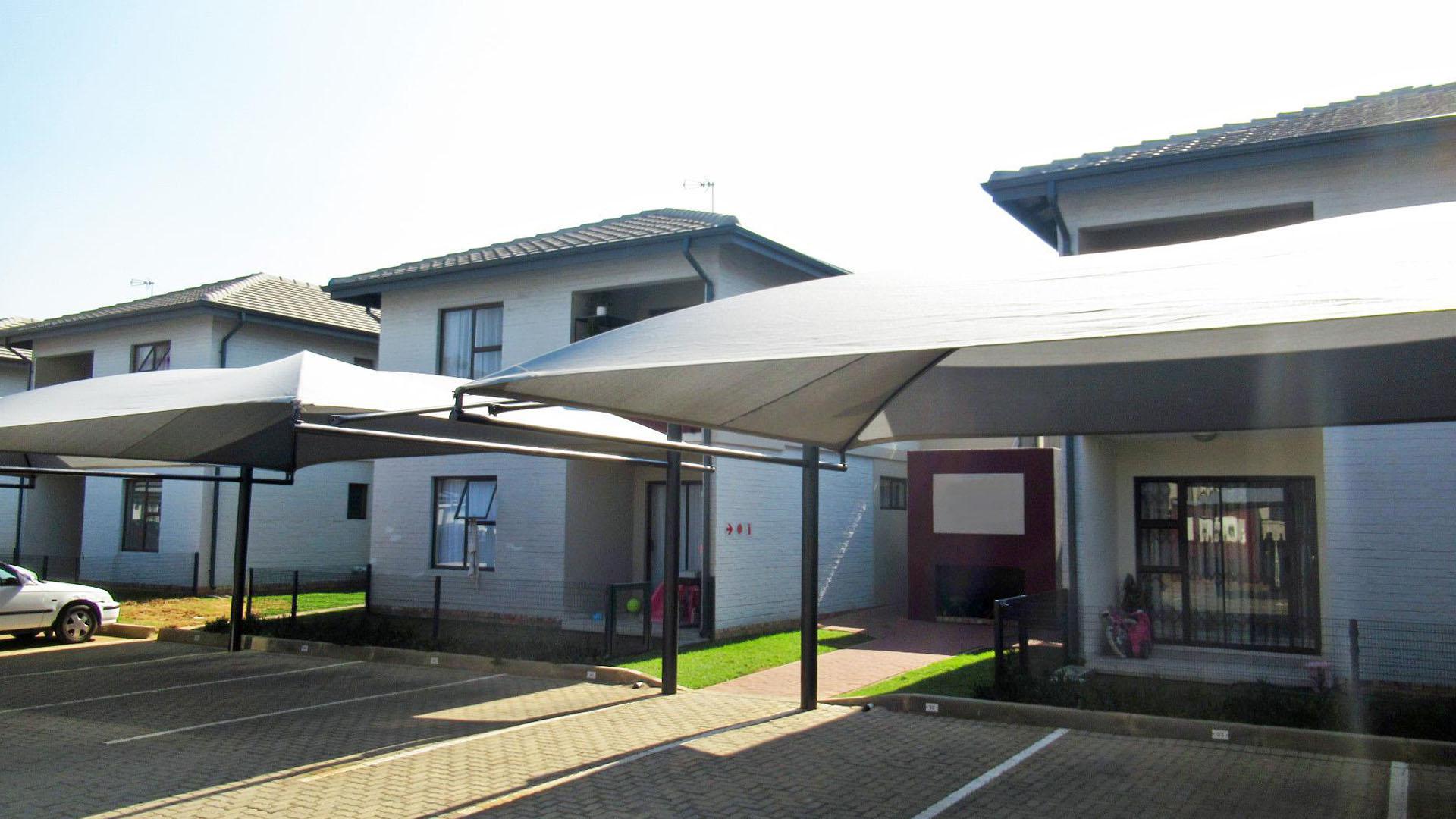 2 Bedroom Townhouse for sale in Benoni West P24112851895
