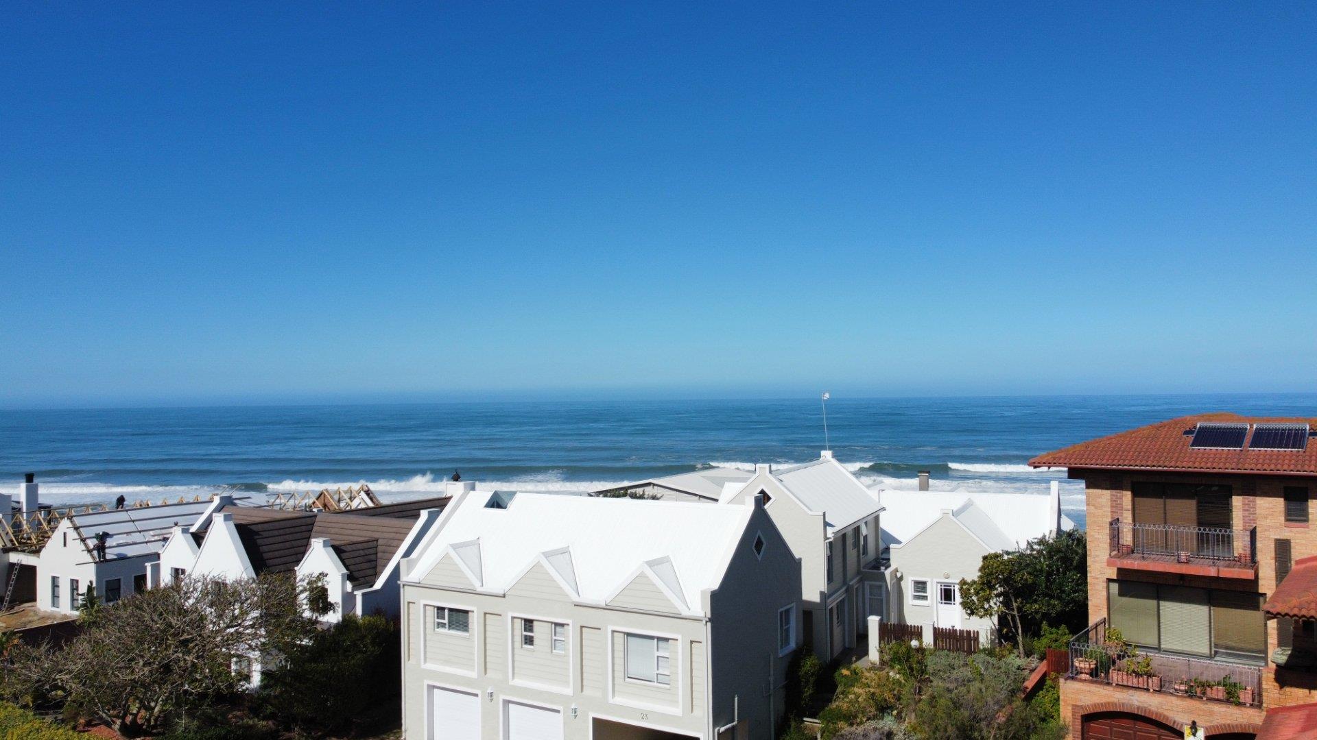 6 Bedroom House for sale in Hersham P24113033106