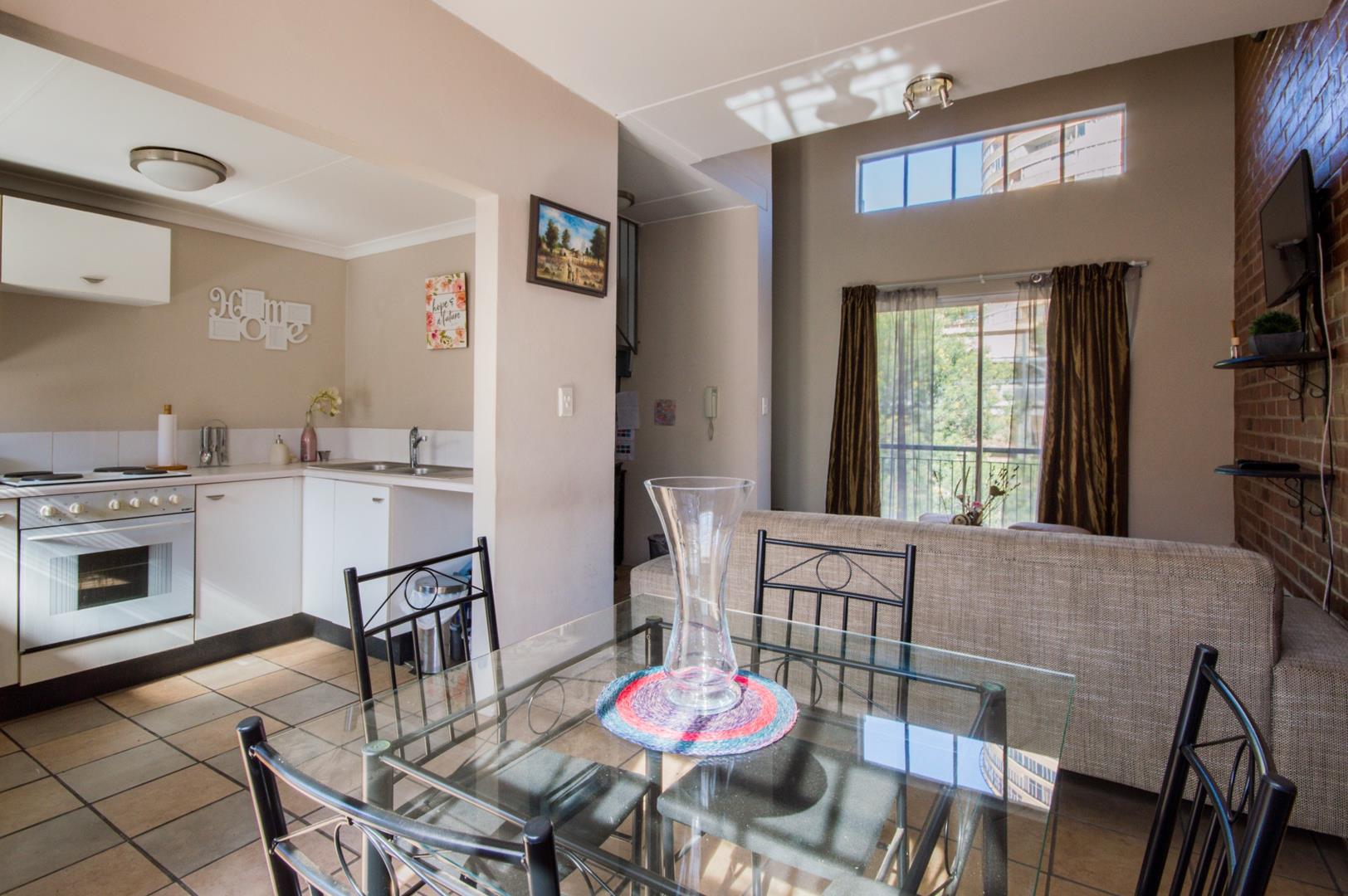 1 Bedroom Apartment / flat for sale in Houghton Estate P24113035550