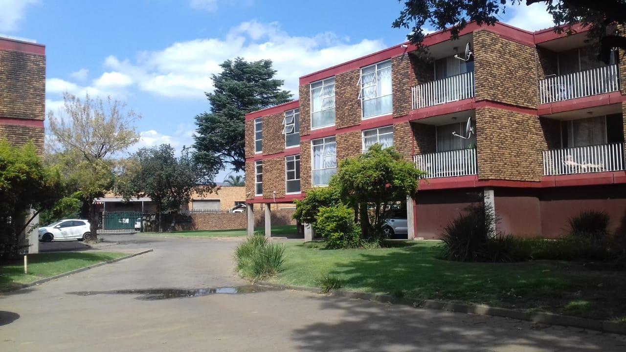 3 Bedroom Apartment / flat for sale in Vanderbijlpark SW 1 P24113530681