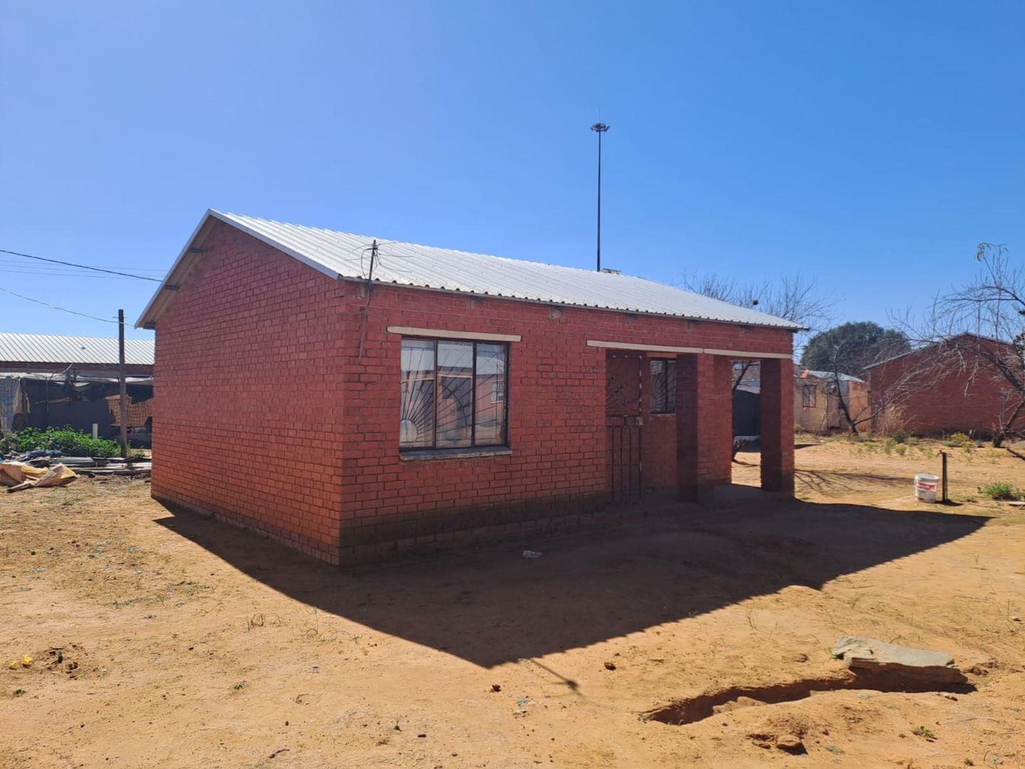 2 Bedroom House for sale in Thabong P24113039721