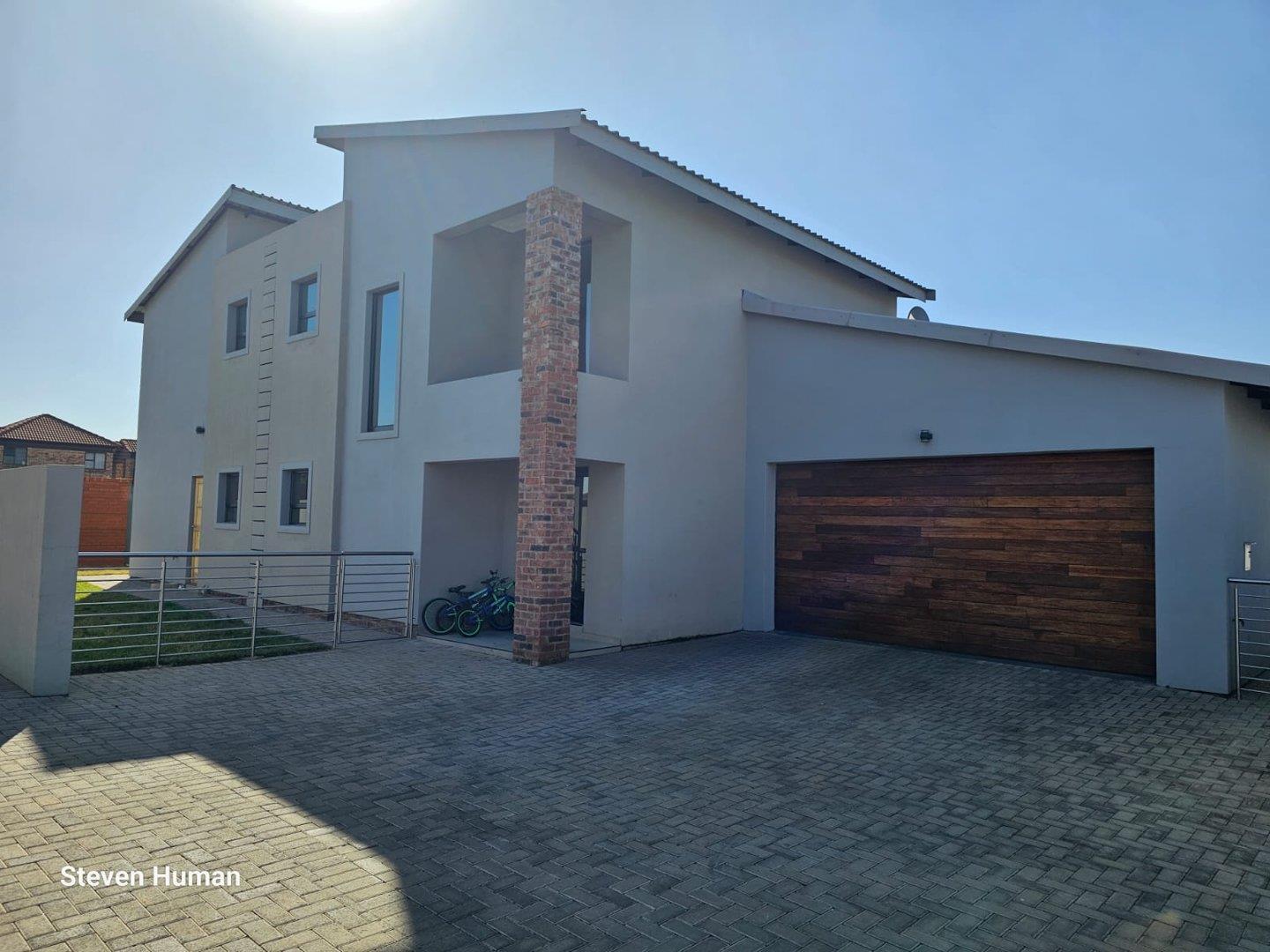 4 Bedroom House for sale in Swallow Hills Lifestyle Estate P24113040075