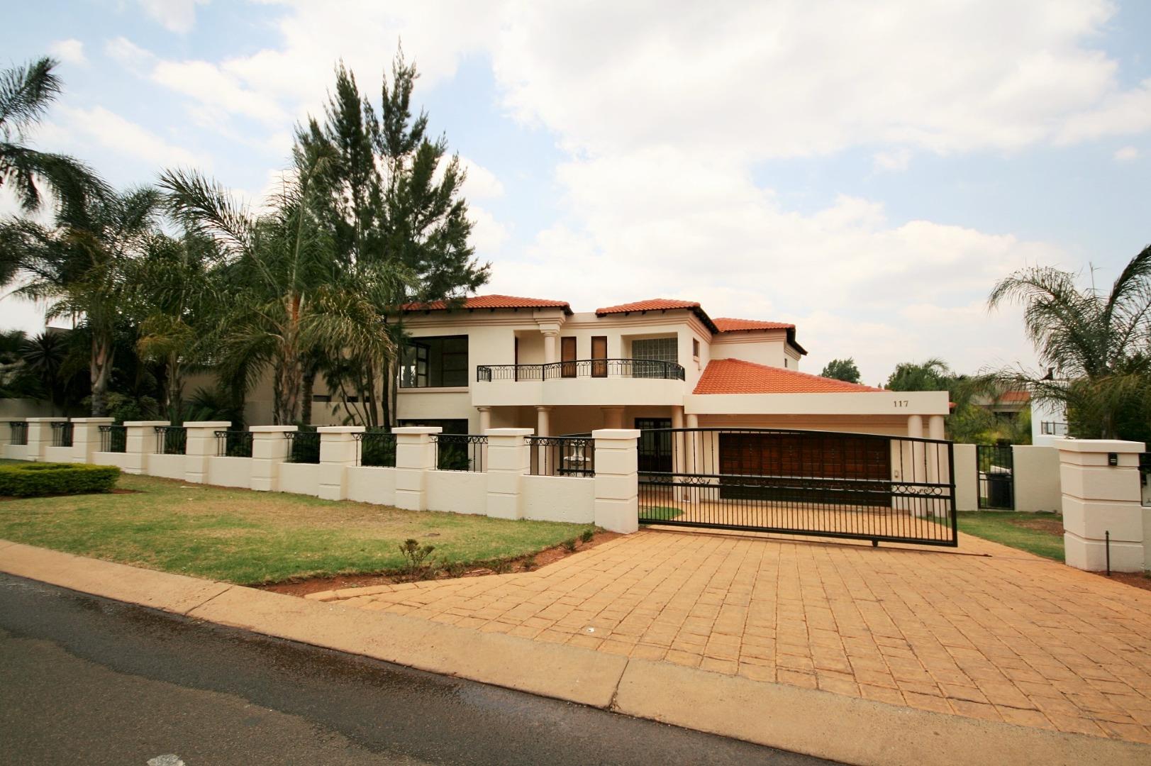 5 Bedroom House for sale in Woodhill Golf Estate P24113040703