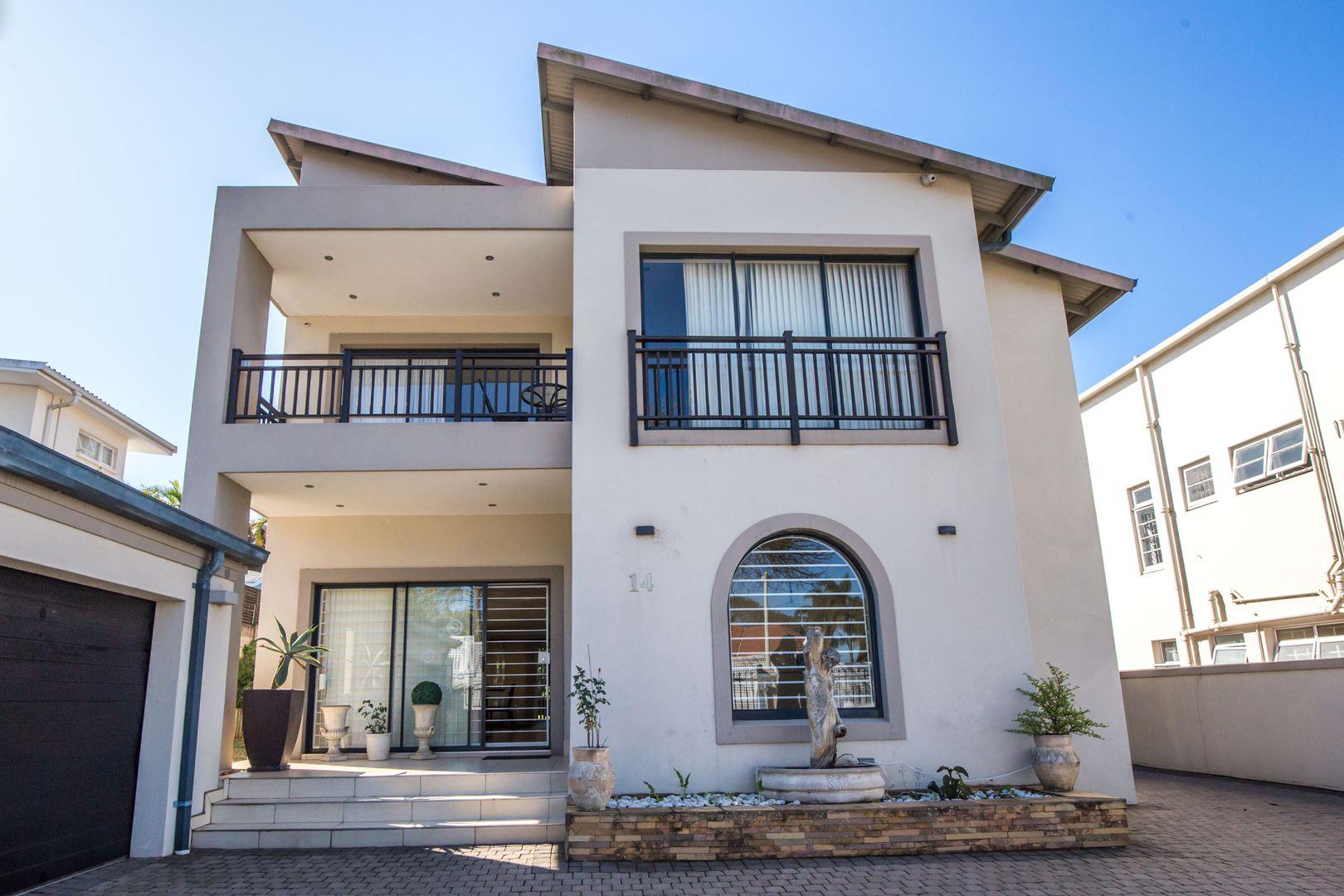 4 Bedroom House for sale in Essenwood P24113040886