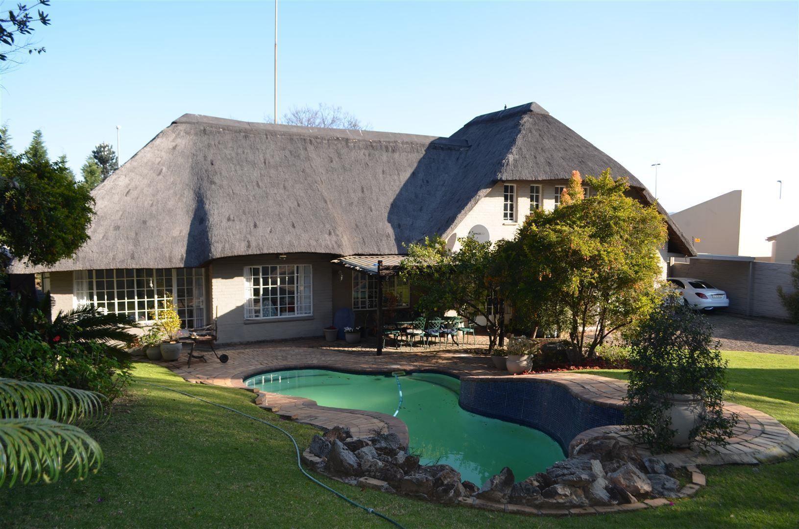 4 Bedroom House for sale in Sunninghill P24112352309