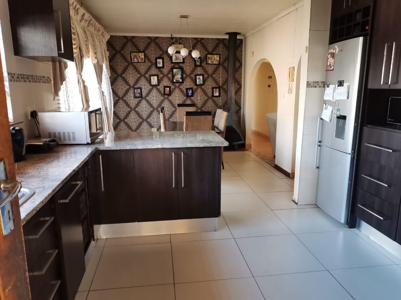 5 Bedroom House for sale in Harmelia 2 Adrienne Street P24113043440