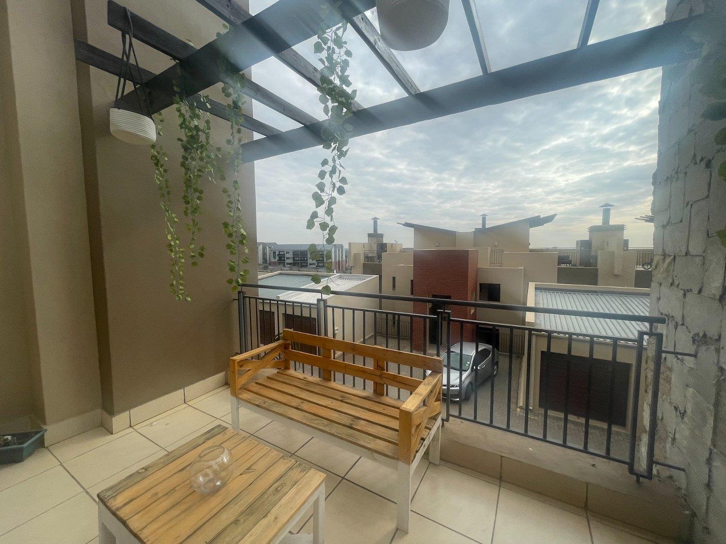 2 Bedroom Apartment / flat for sale in Fairland P24113044237