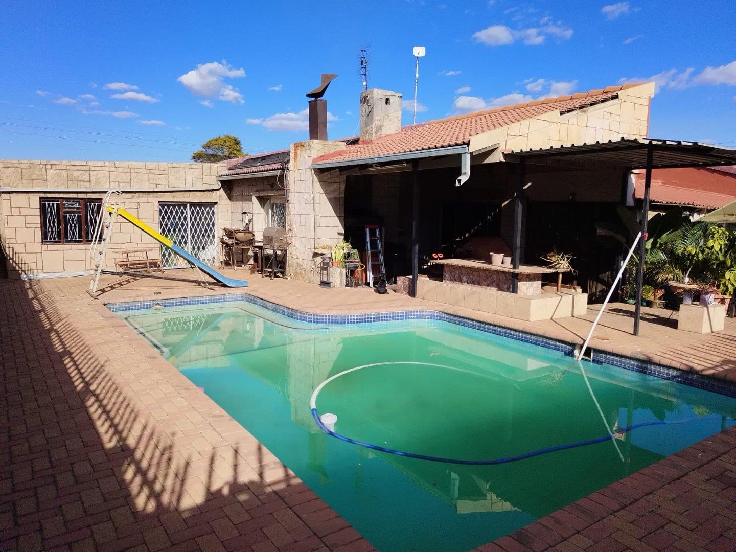 4 Bedroom House for sale in Reyno Ridge P24113044562