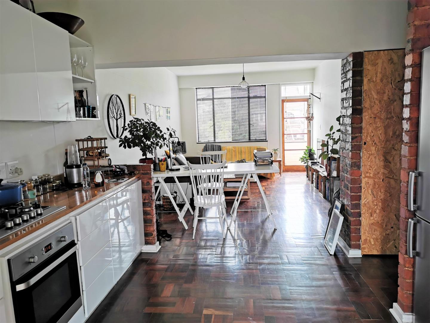 Waverley, Johannesburg Property Apartments / flats for sale in