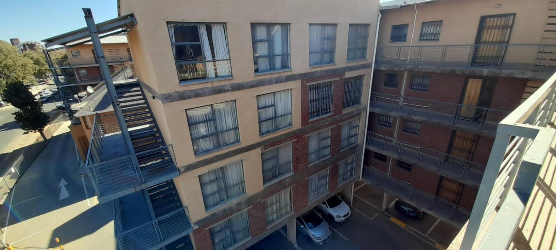 1 Bedroom Apartment / flat for sale in Bloemfontein Central P24113046922