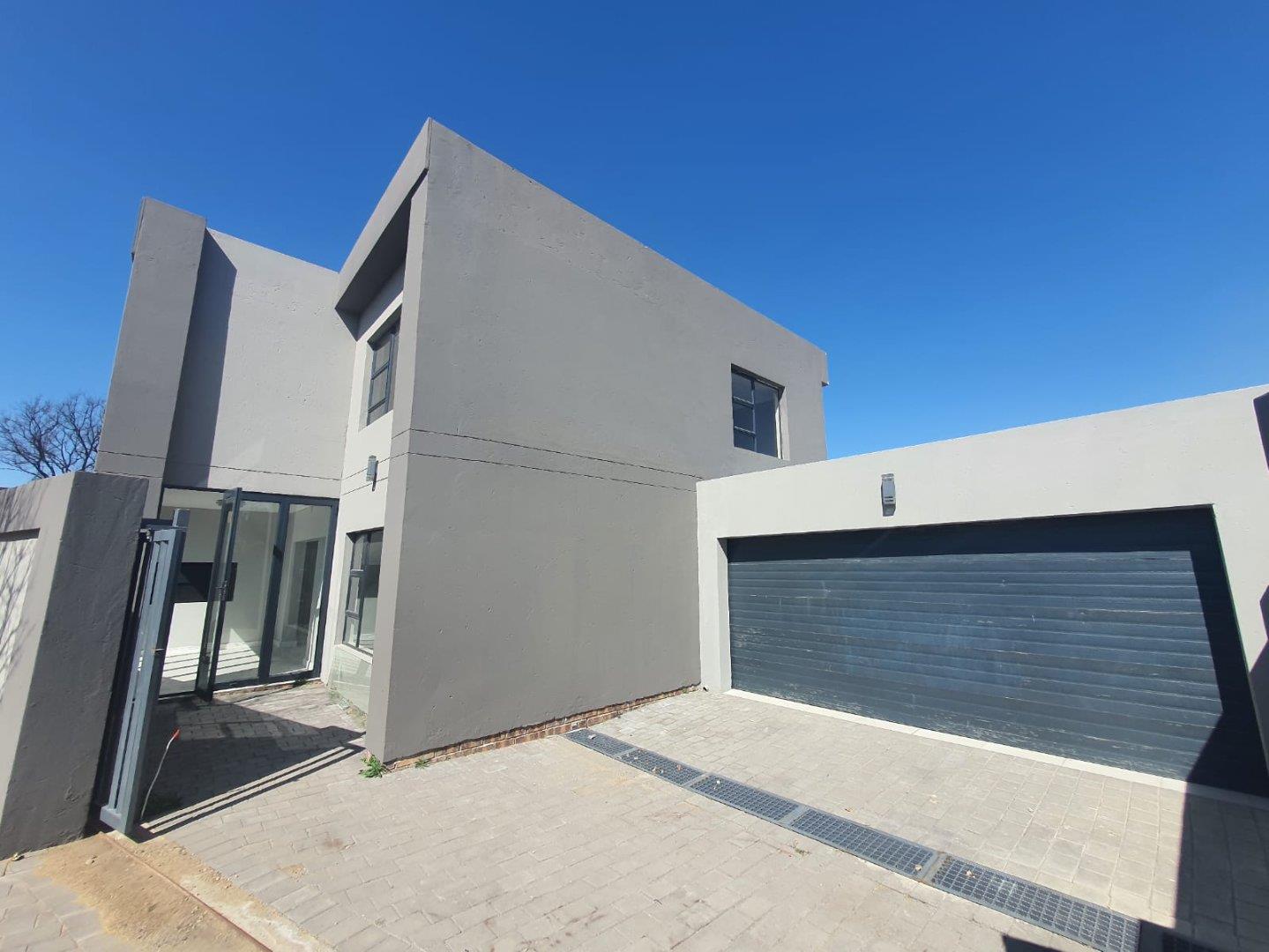 3 Bedroom House for sale in Secunda P24113050960