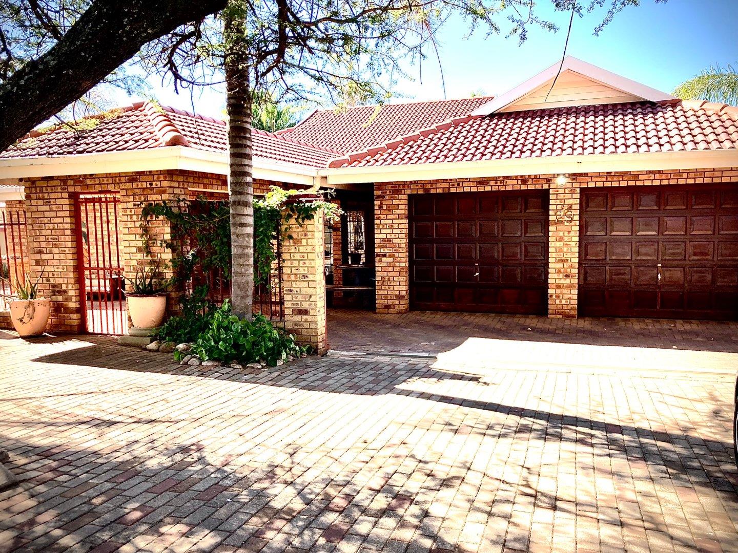 House for sale in Bela Bela P24113051200