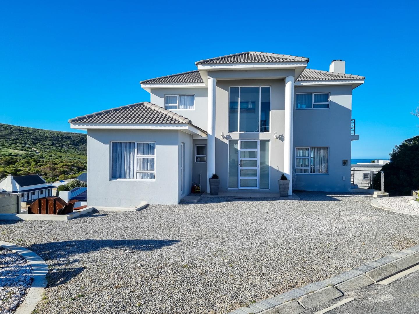 4 Bedroom House for sale in Agulhas P24113057503