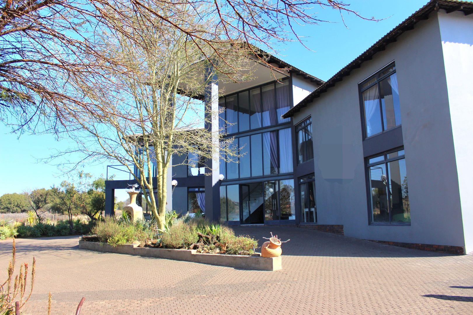 5 Bedroom House for sale in Woodland Hills Wildlife Estate P24113057728