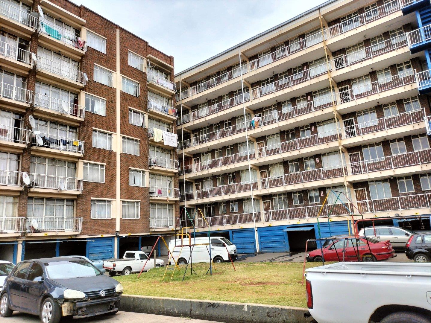 3 Bedroom Apartment / flat for sale in Vereeniging Central P24113060136
