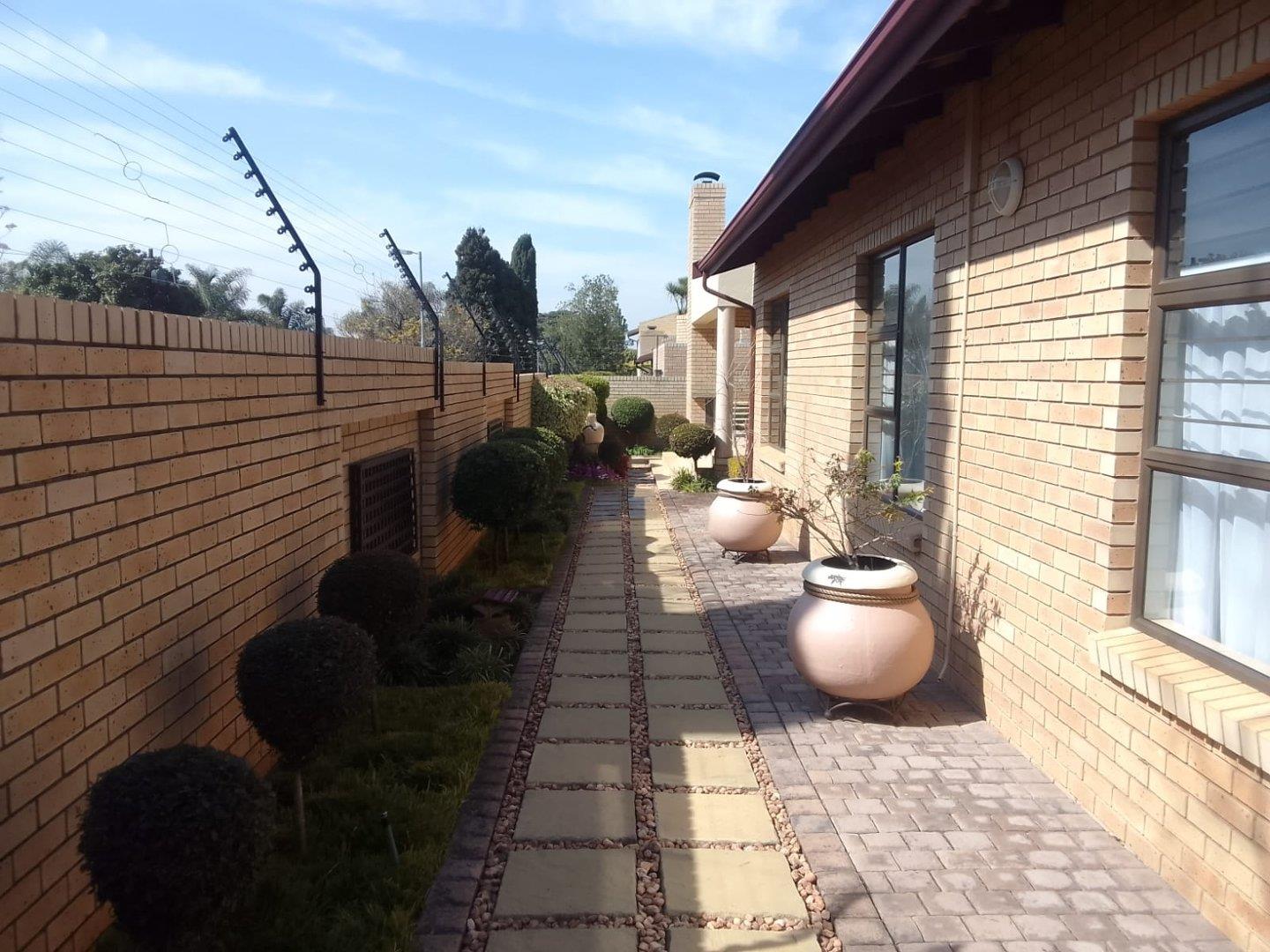 Randpark Ridge Property Houses for sale in Randpark Ridge