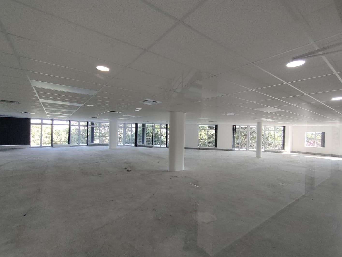 Commercial property to rent in Mount 2 Golf Course Drive