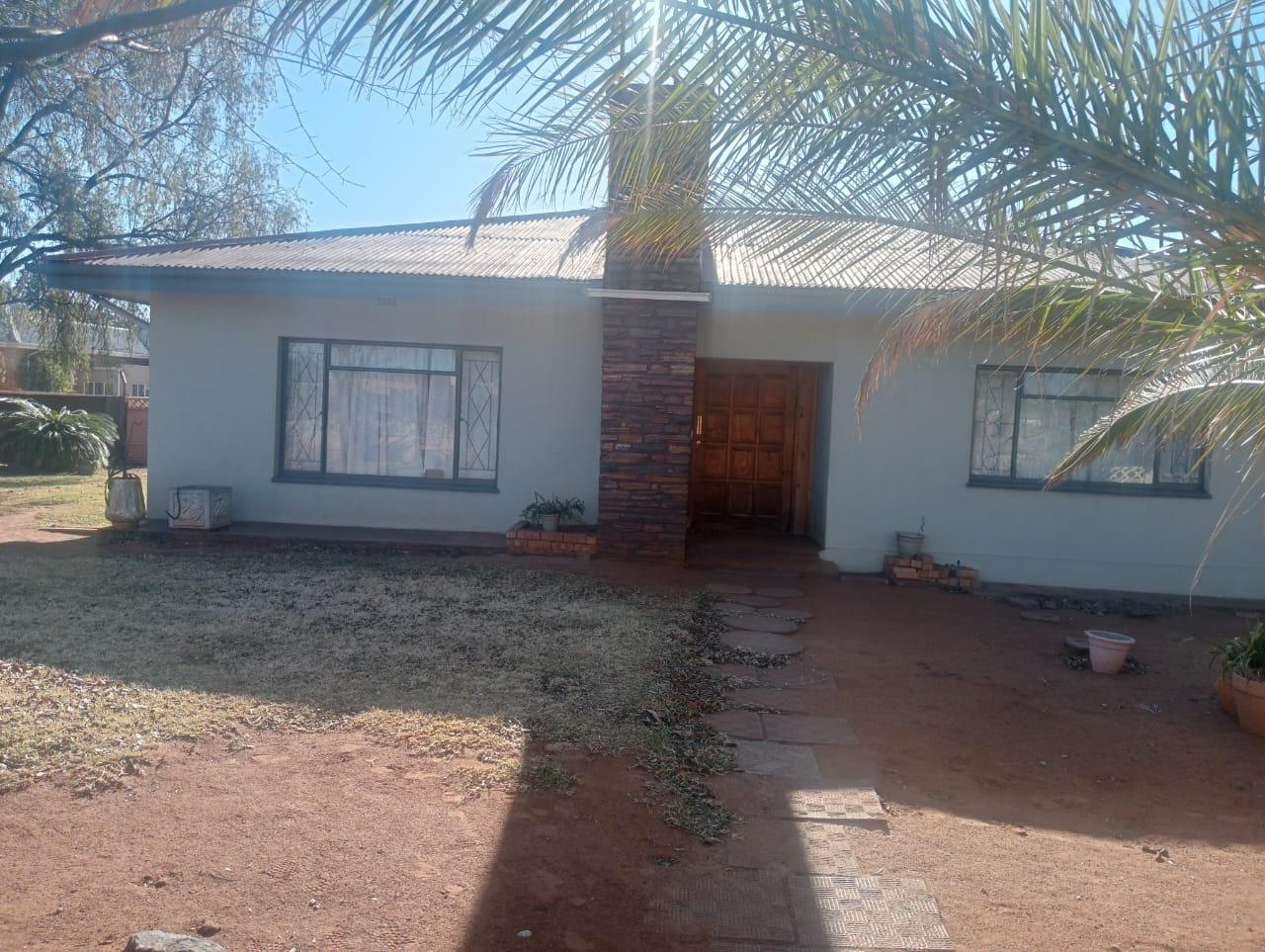 4 Bedroom House for sale in Kuruman P24113062214