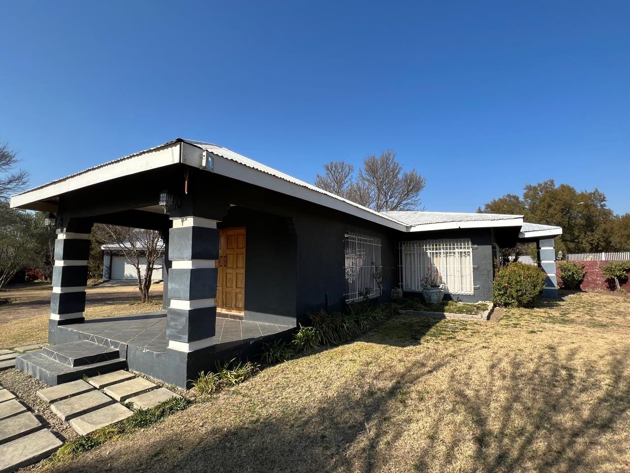 5 Bedroom House for sale in Heilbron P24113062356