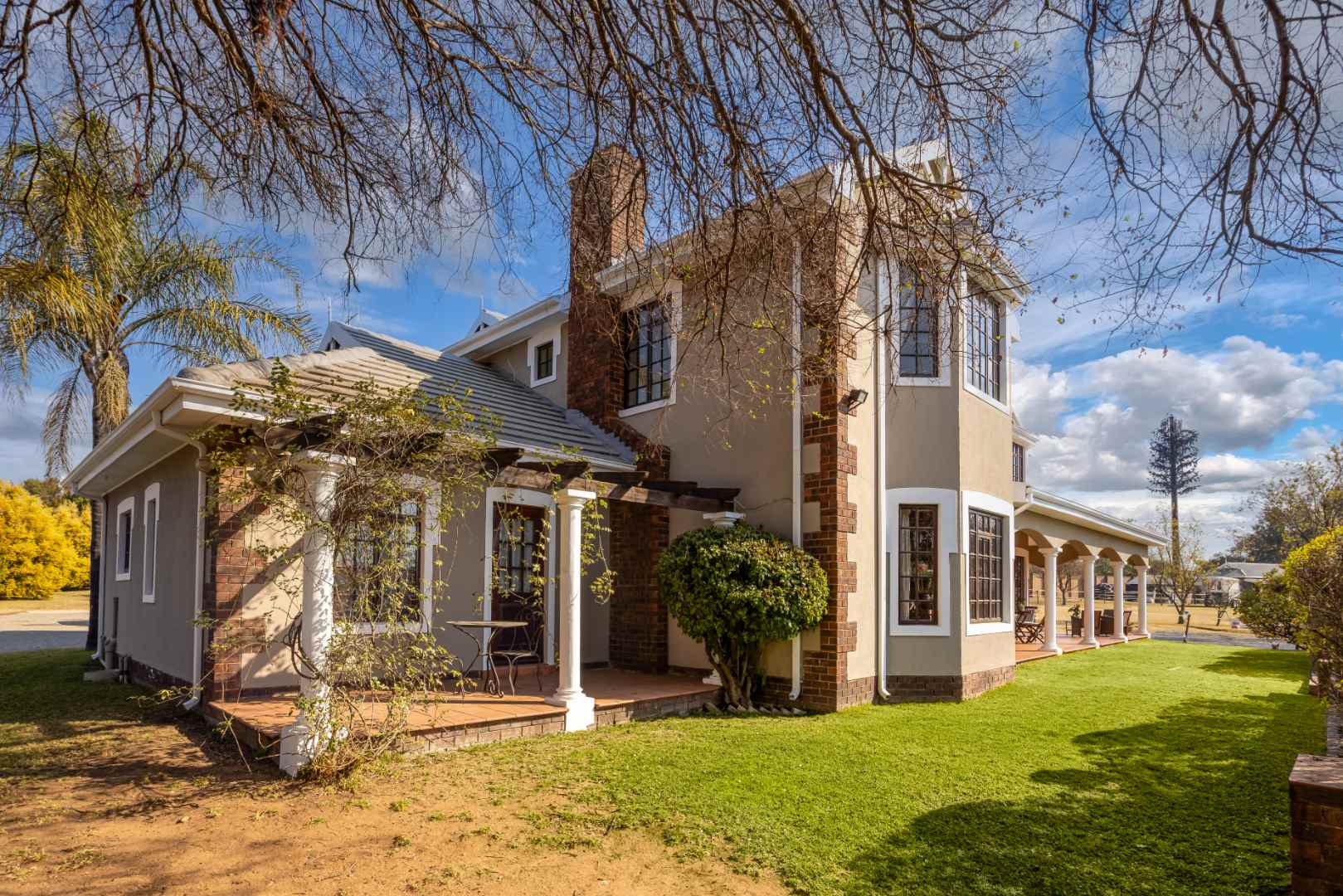 6 Bedroom House for sale in Kyalami AH P24113063467