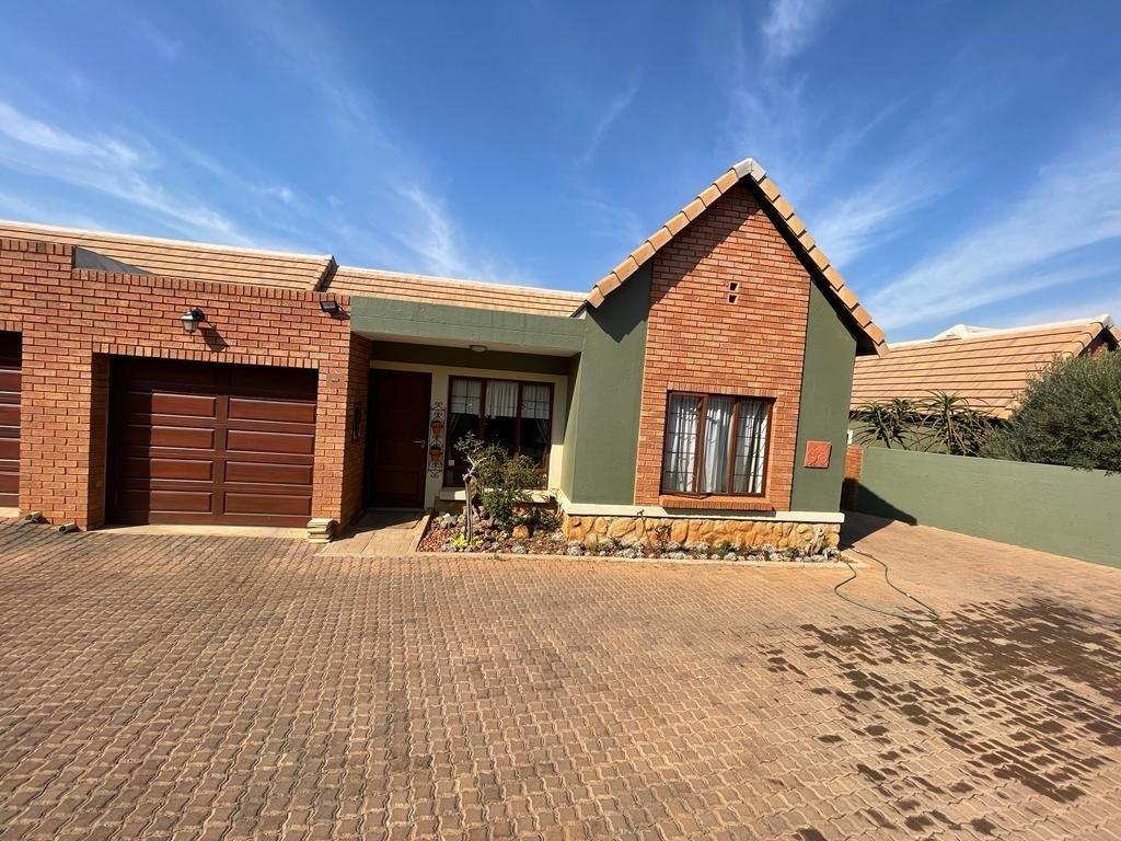 2 Bedroom House to rent in Olympus AH P24113063661