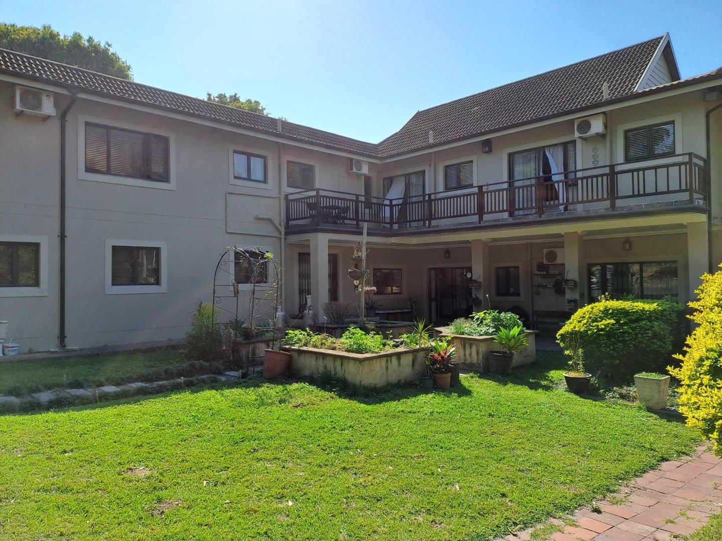 5 Bedroom House for sale in Rouken Glen 2 Marlowe Avenue P24113064150