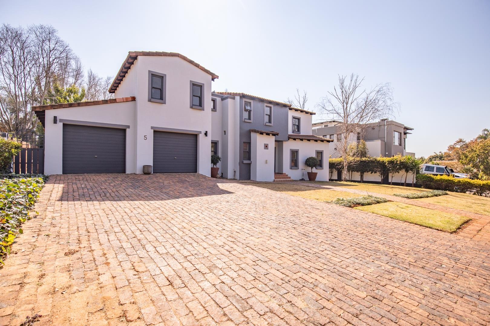 4 Bedroom House for sale in Moreleta Park P24113032463