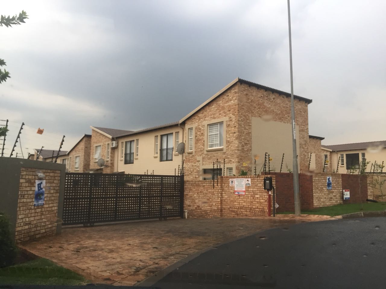 3 Bedroom Townhouse to rent in Wilgeheuwel Curlew Cl Wilgespruit 190
