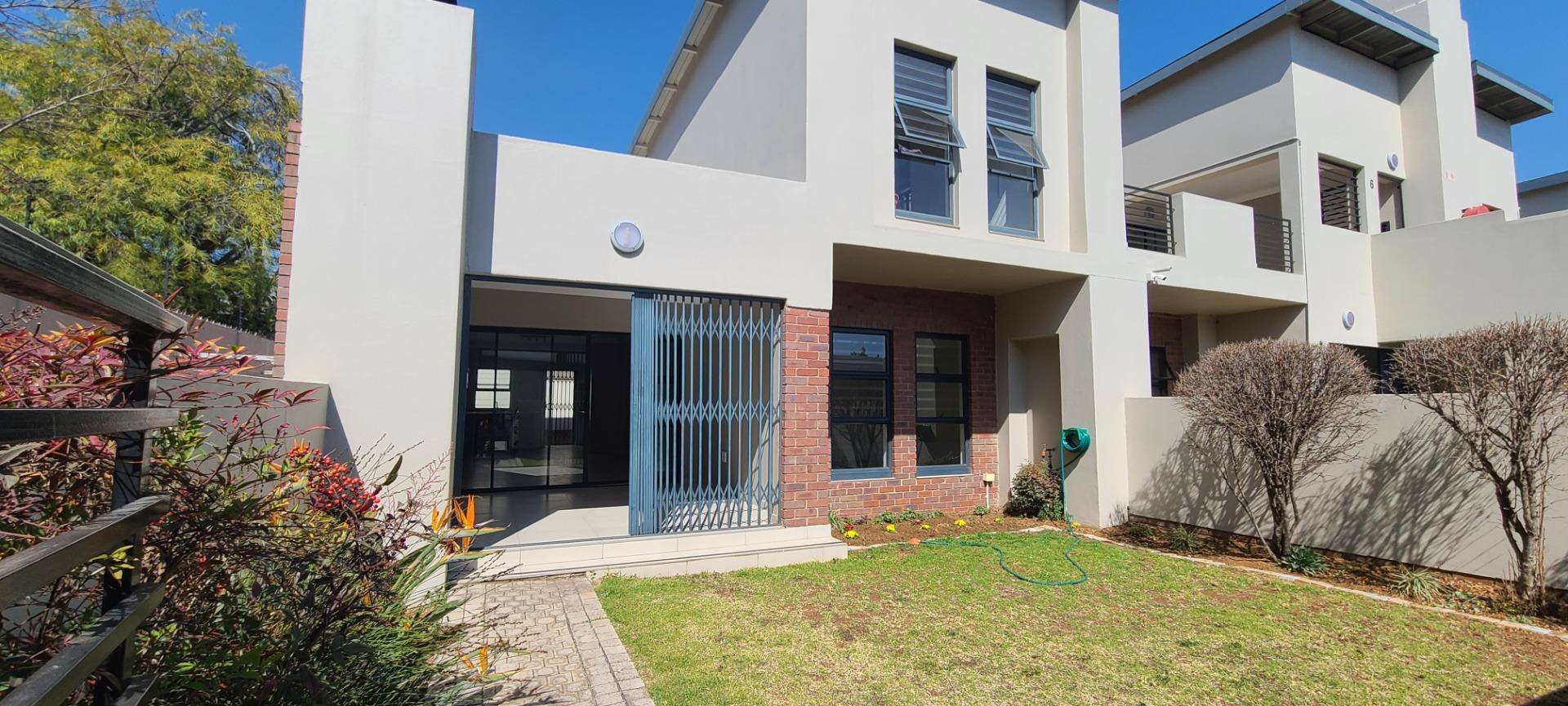 2 Bedroom Townhouse for sale in Eastleigh P24113068950