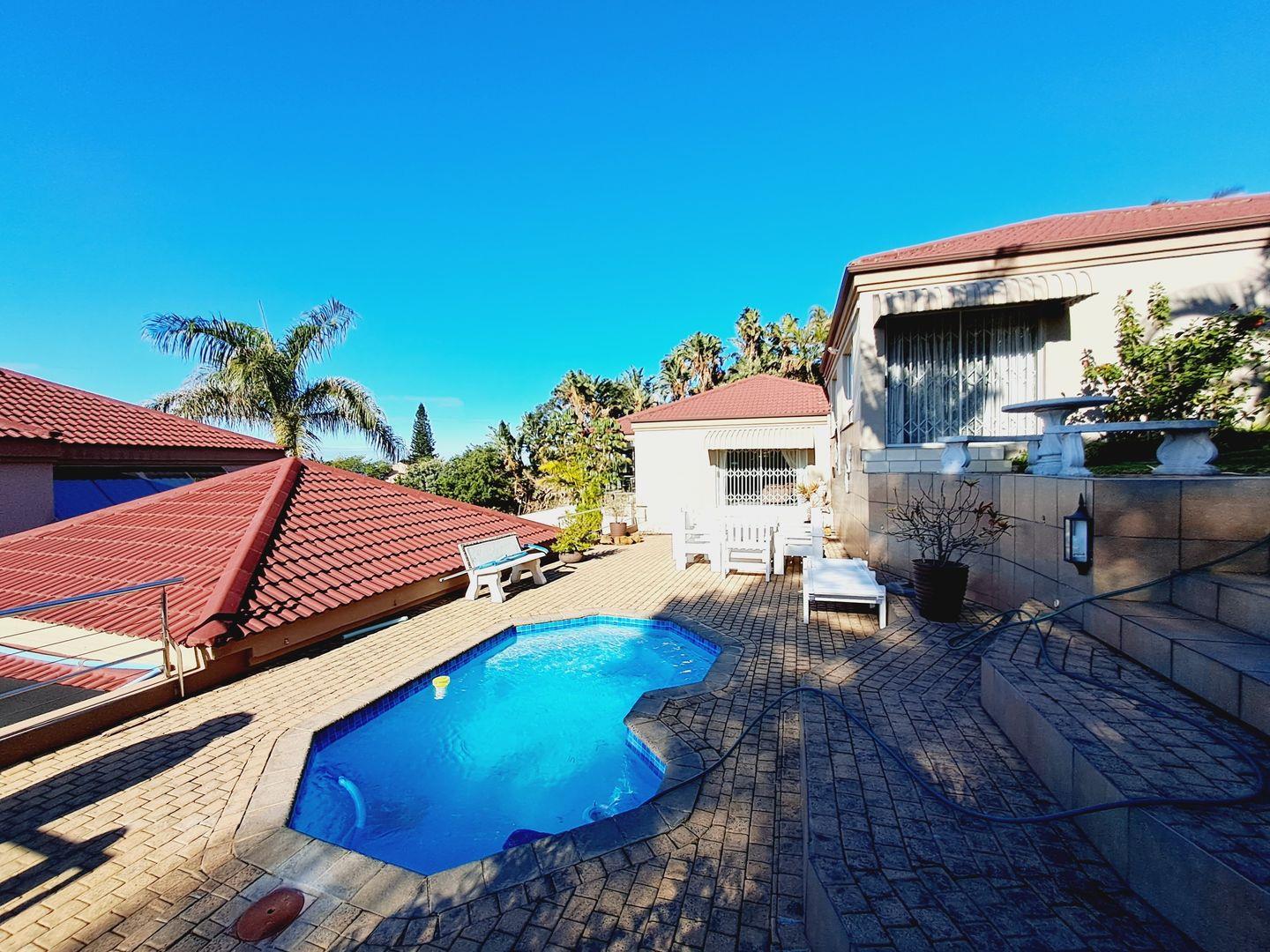 3 Bedroom Townhouse for sale in Margate P24113069404