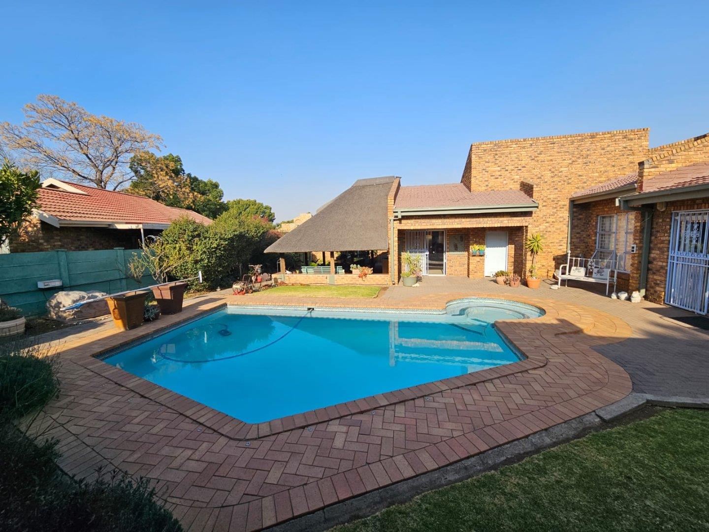 4 Bedroom House for sale in Vanderbijlpark SE 3 P24113085250