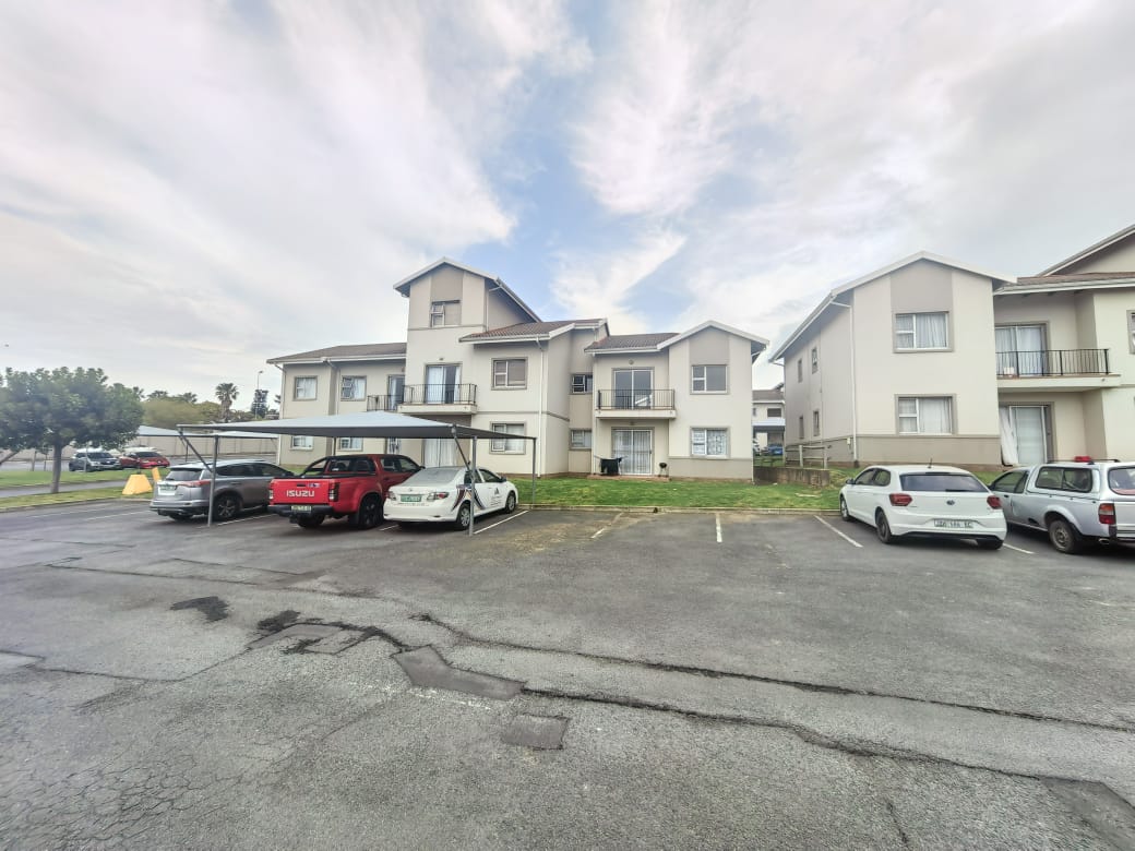 3 Bedroom Apartment / flat for sale in Beacon Bay North P24113062795