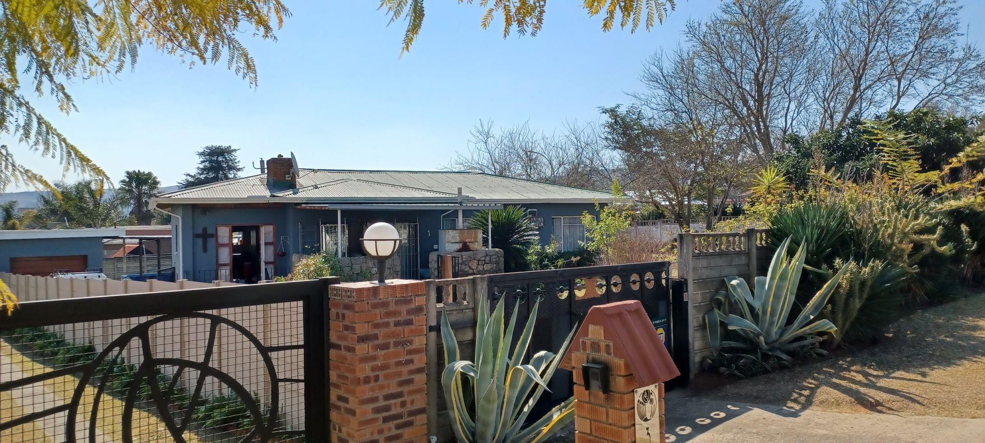 3 Bedroom House for sale in Pioneer Park P24113087244