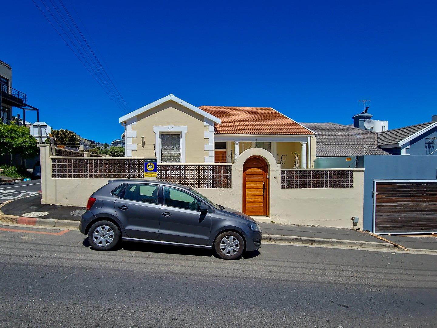 3 Bedroom House for sale in Bantry Bay P24113087377