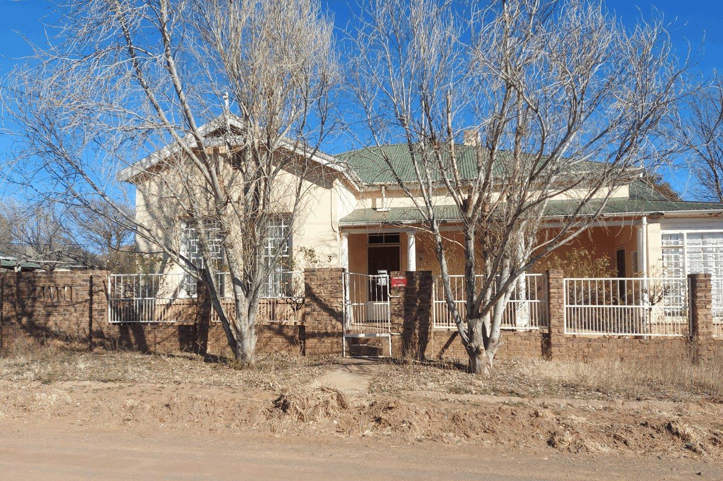 4 Bedroom House for sale in Steynsburg P24113090286