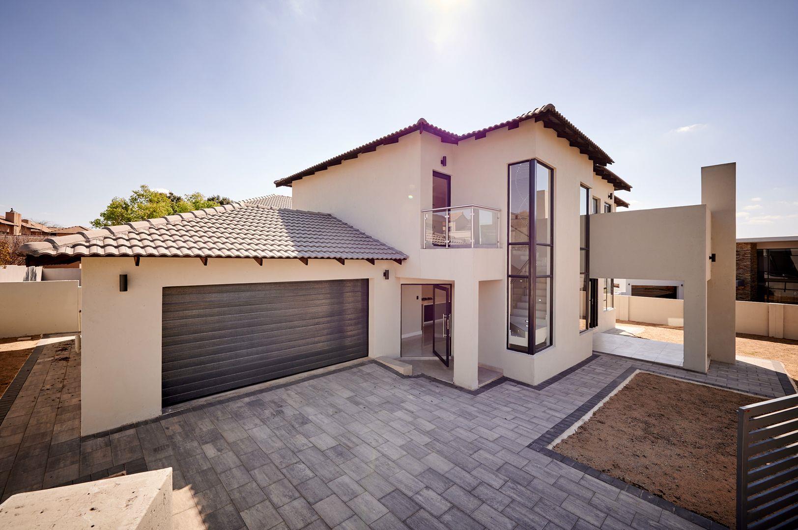 4 Bedroom House for sale in Carlswald North Estate 889/01 Carlswald