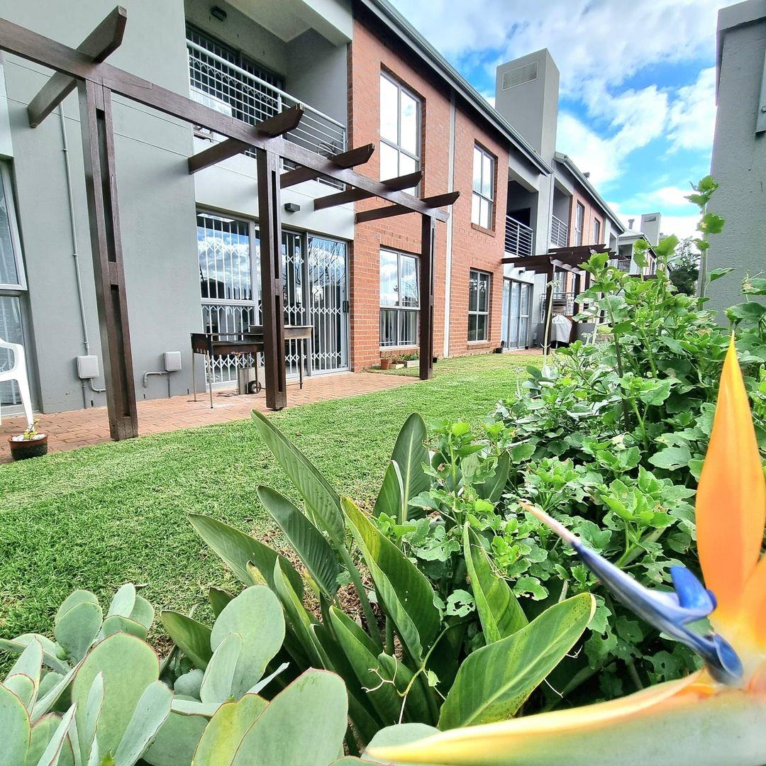 2 Bedroom Apartment / flat for sale in Durbanville Central P24112290311