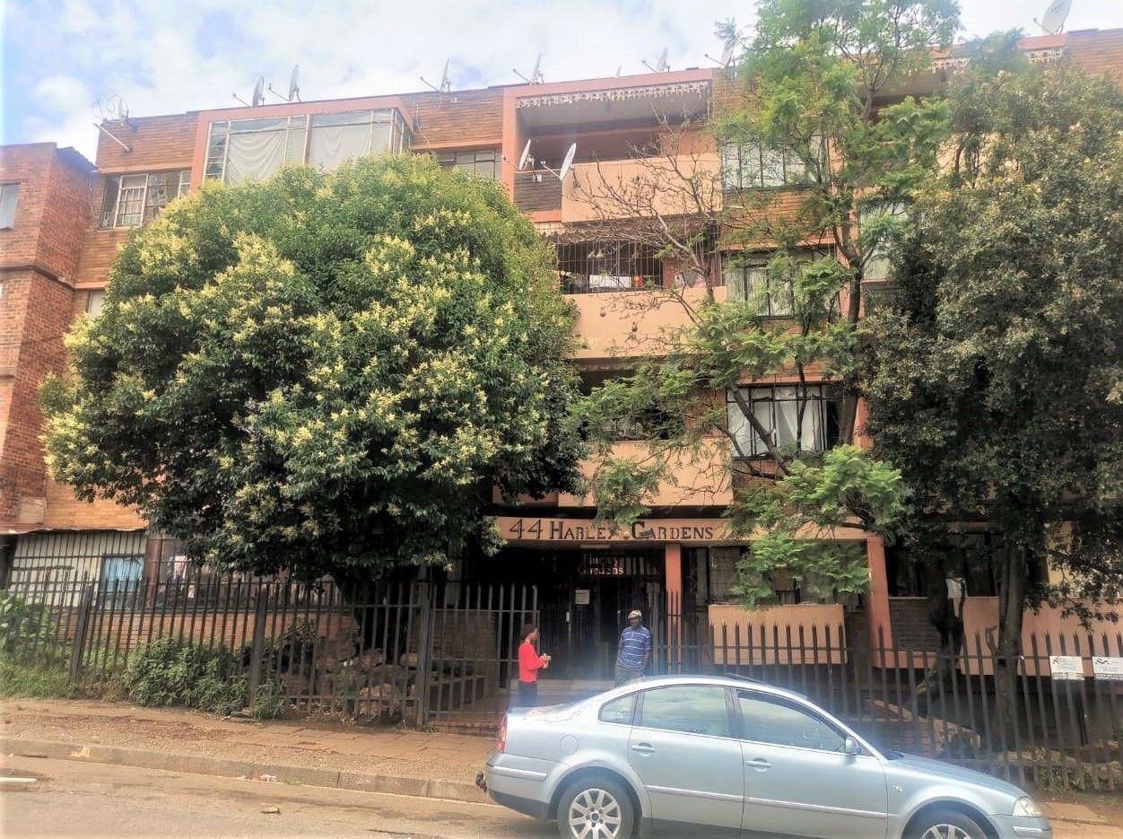 1.5 Bedroom Apartment / flat for sale in Yeoville 42 Harley Street