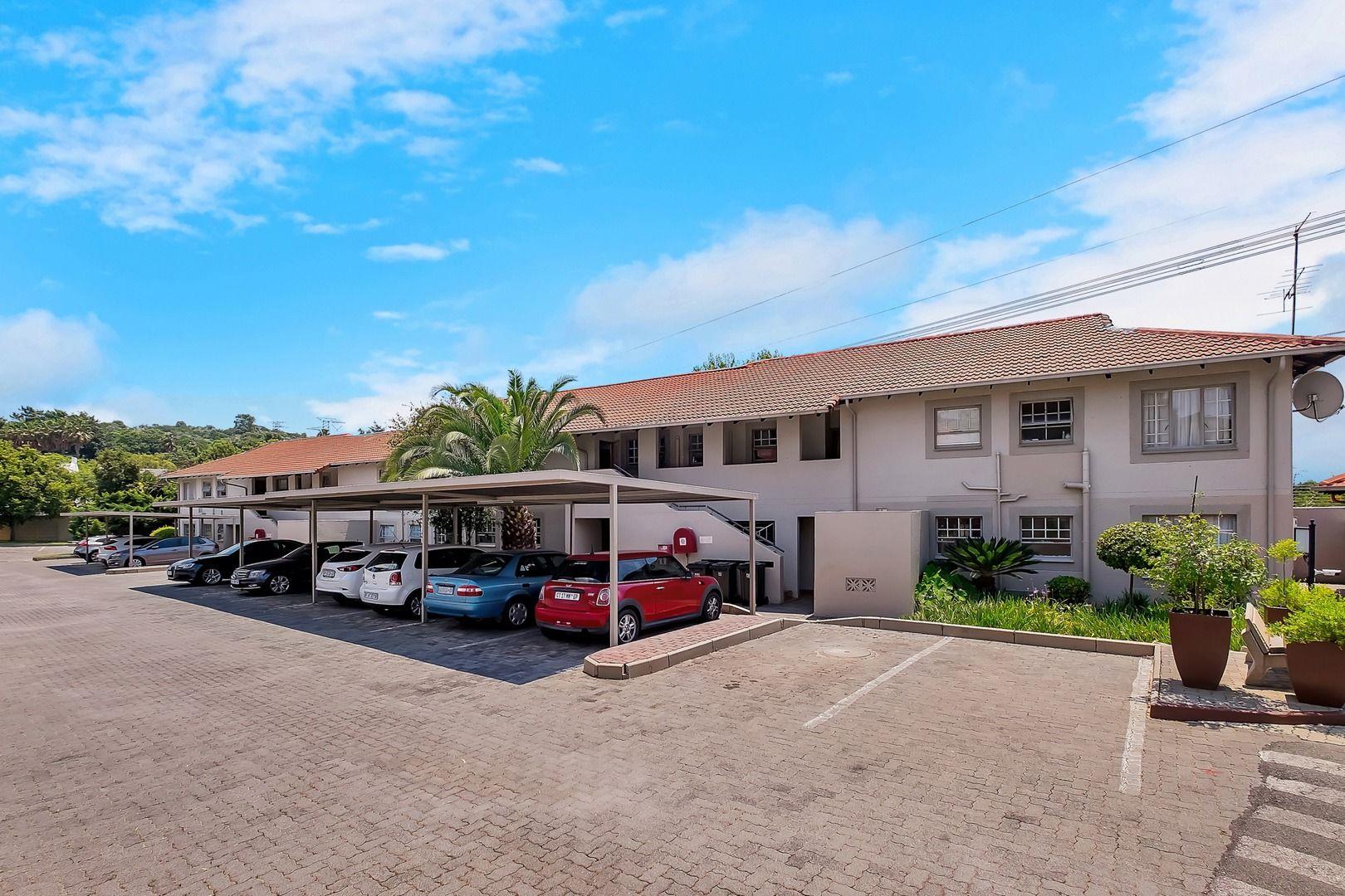 3 Bedroom Apartment / flat for sale in Paulshof P24113094896