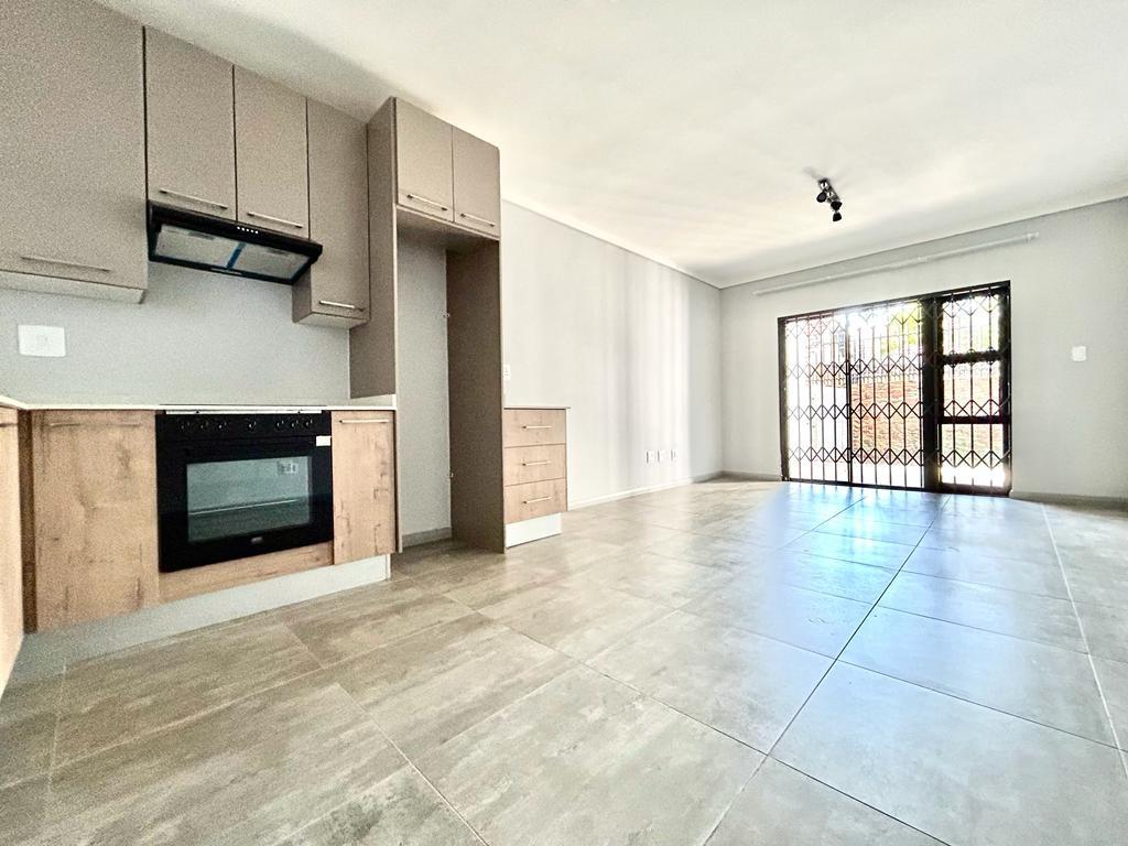 2 Bedroom Apartment / flat for sale in Menlo Park P24113095548