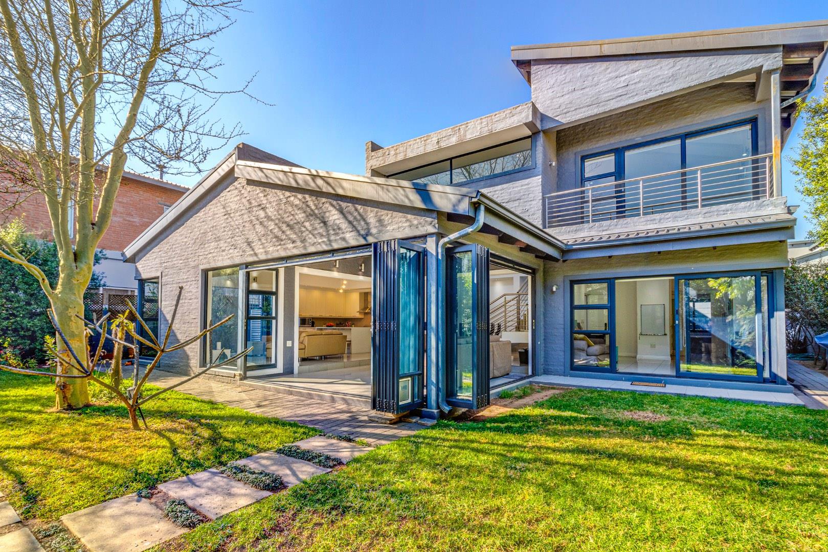 3 Bedroom House for sale in Waterfall Country Village P24113096645