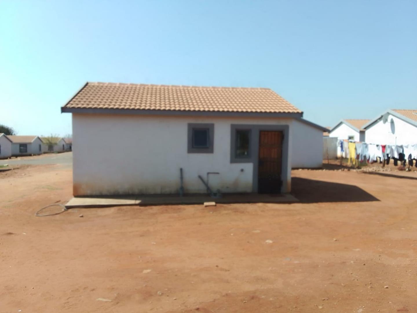 2 Bedroom House for sale in Garankuwa P24113098551