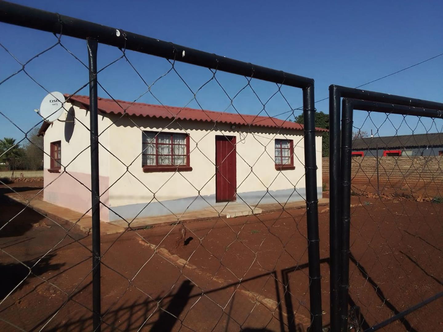 2 Bedroom House for sale in Garankuwa Unit 7 P24113098609