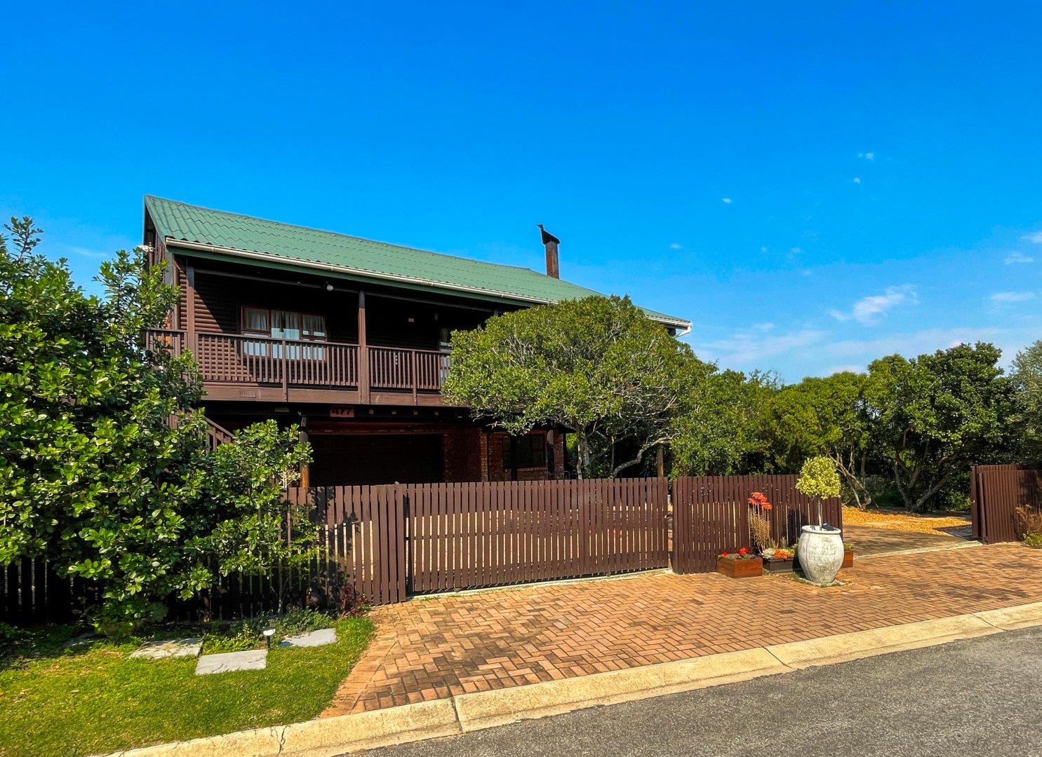 5 Bedroom House for sale in Gamtoos Mouth P24113100370