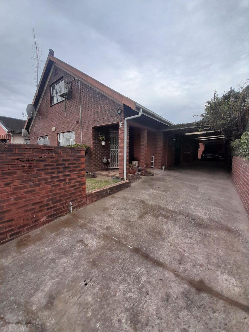 4 Bedroom House for sale in Shallcross P24113102756