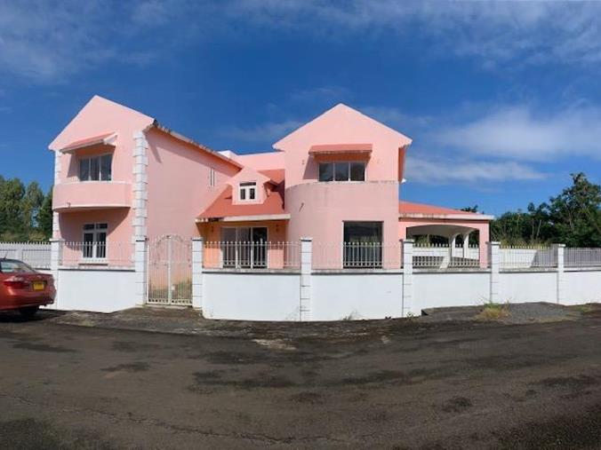 5 Bedroom House for Sale in Balaclava