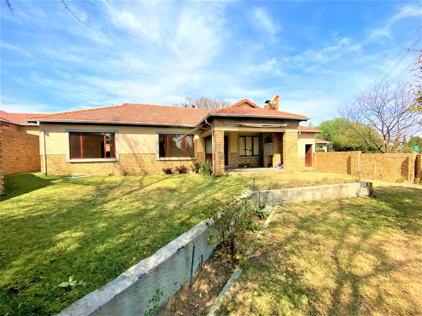 3 Bedroom Townhouse for sale in Carlswald Meadows 534 Acacia Road