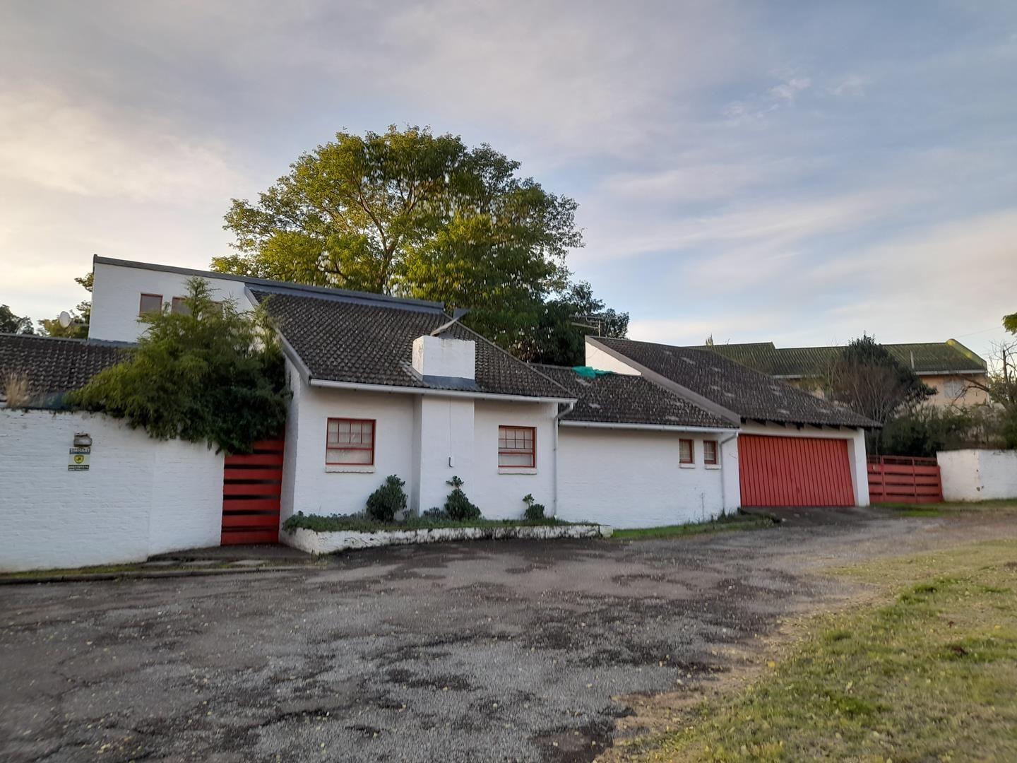 4 Bedroom House for sale in Fort Beaufort P24113105085