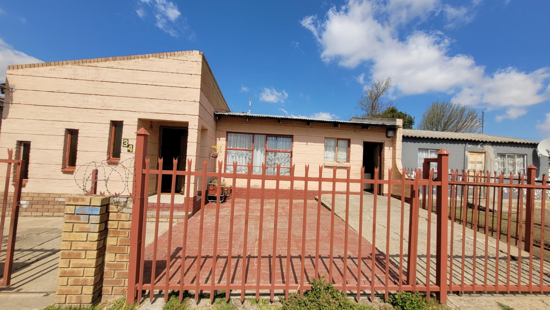 3 Bedroom House for sale in Bakenpark P24113105299