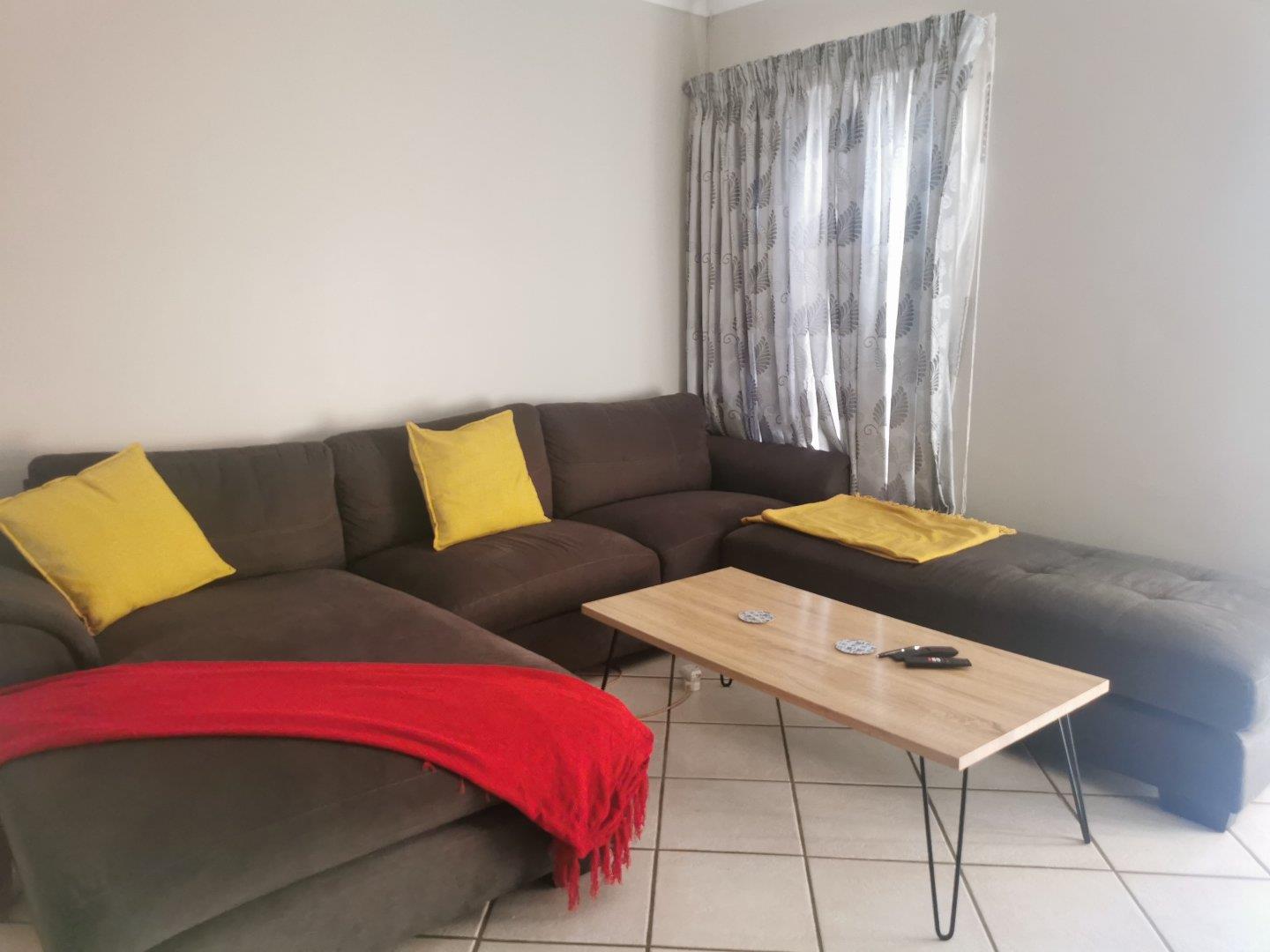 2 Bedroom Townhouse for sale in Faerie Glen P24113105513